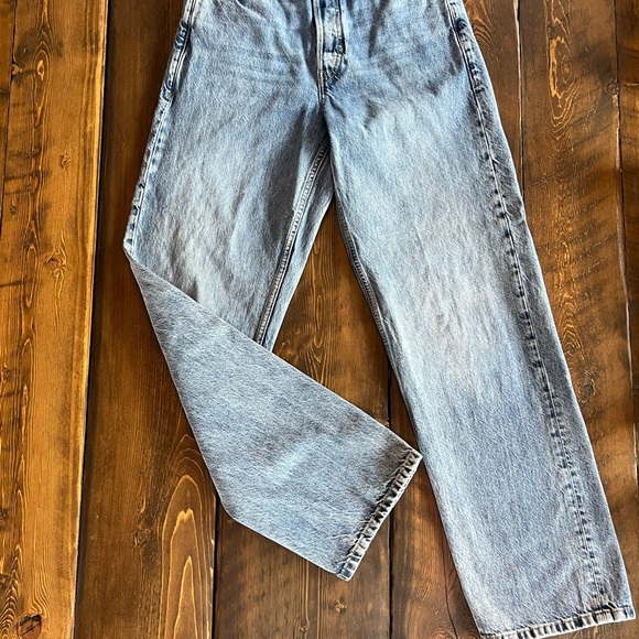 J. Crew High-rise '90s wide-leg jean in Morningside wash. Size 29 - Picture 2 of 6